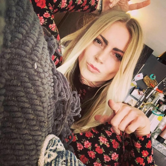 Meet your Posh Mark Seller! - Picture 2 of 2